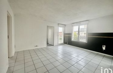 Apartment 3 rooms of 54 m² in Sainte-Geneviève-des-Bois (91700)