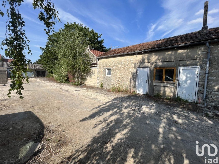 Land of 335 m² in Le Malesherbois (45330)