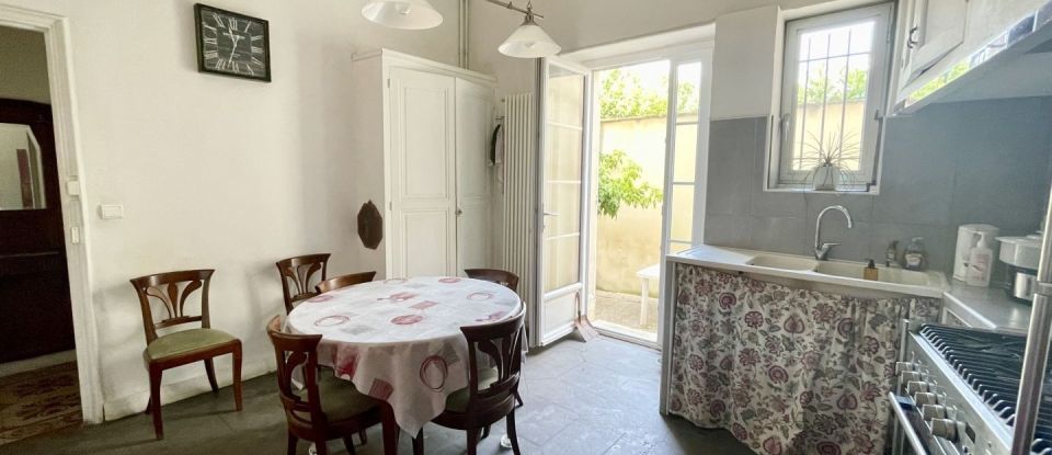Bastide 9 rooms of 229 m² in Montfrin (30490)