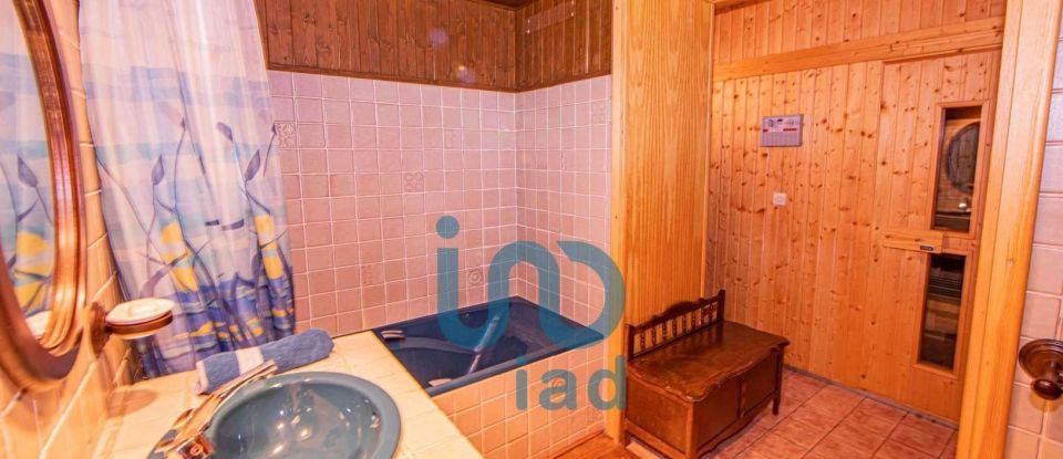 House 12 rooms of 350 m² in LA FOUX D'ALLOS (04260)