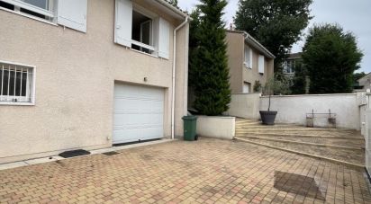 Maison 4 pièces de 74 m² à Ambarès-et-Lagrave (33440)