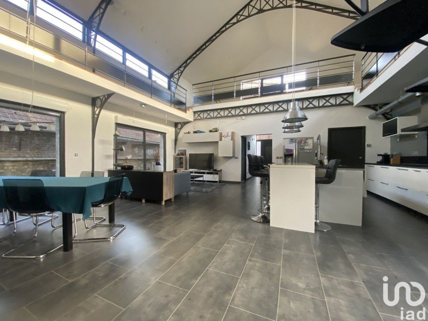 Loft 5 pièces de 216 m² à Beuvry (62660)