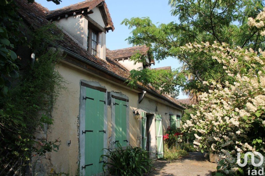 House 8 rooms of 215 m² in Savigny-sur-Clairis (89150)