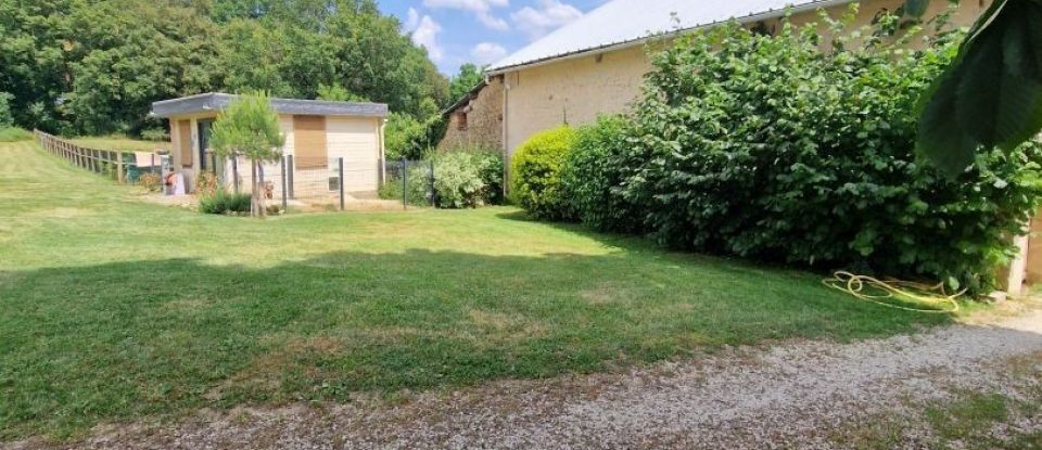 House 9 rooms of 175 m² in Queaux (86150)