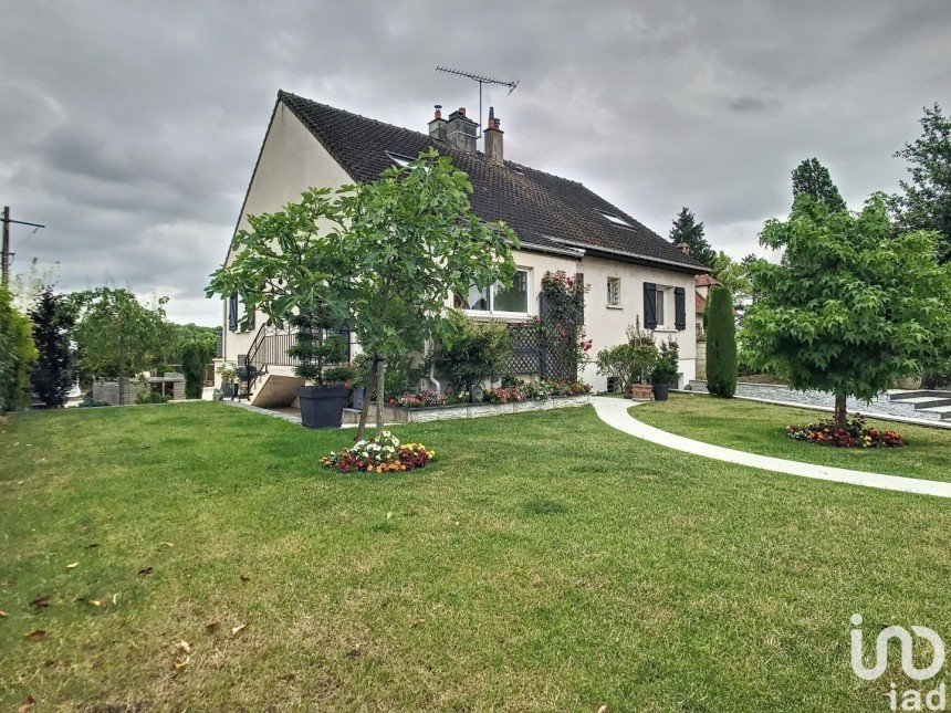 House 7 rooms of 170 m² in Châtres (77610)