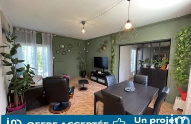 House 4 rooms of 69 m² in Châtel-Guyon (63140)