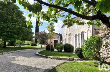 House 5 rooms of 187 m² in Angeac-Champagne (16130)