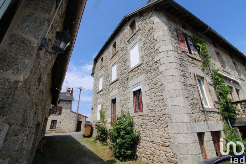 Maison 5 pièces de 90 m² à Saint-Amand-Jartoudeix (23400)