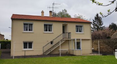 House 6 rooms of 125 m² in La Châtaigneraie (85120)