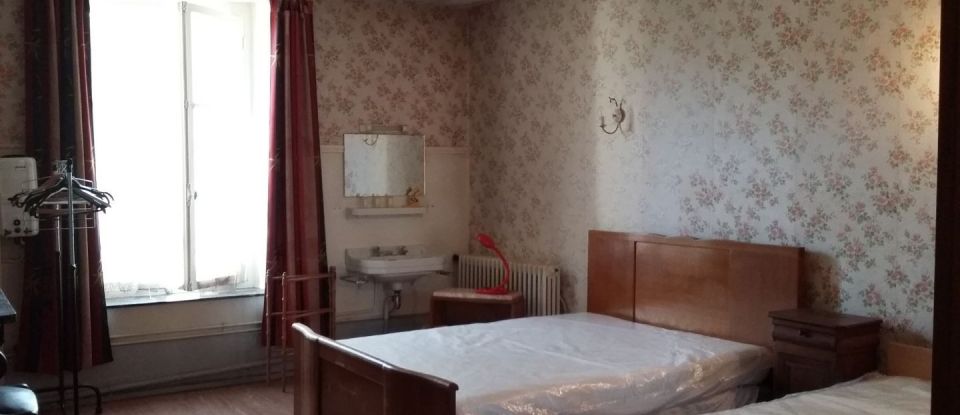 House 7 rooms of 185 m² in Aubigny-les-Pothées (08150)