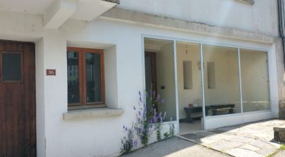 Village house 9 rooms of 134 m² in Nozières (07270)