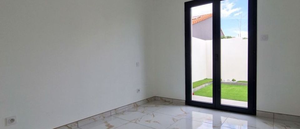 House 4 rooms of 95 m² in Pia (66380)