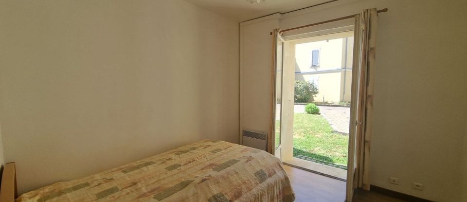 Apartment 2 rooms of 54 m² in Saint-Vrain (91770)