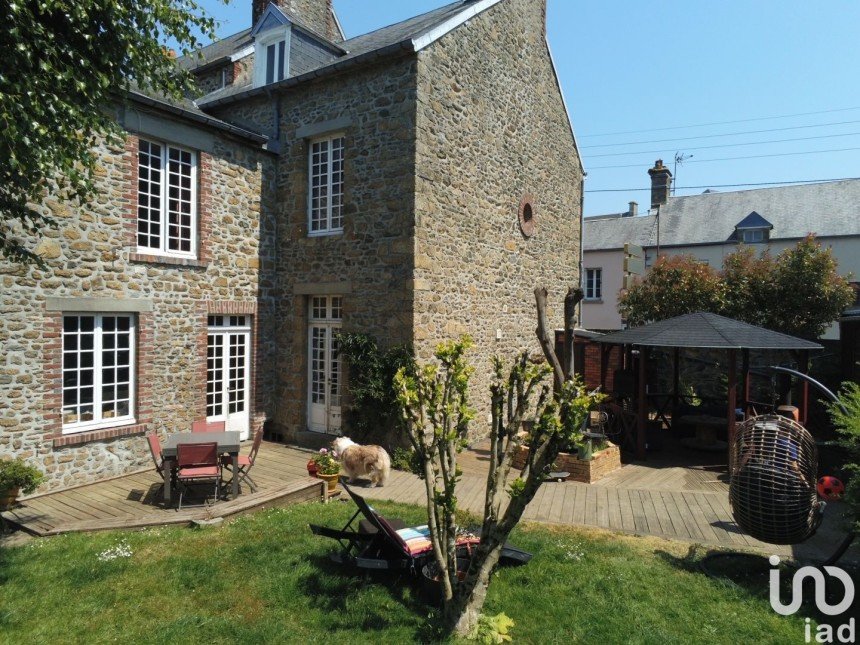 House 6 rooms of 151 m² in Coutances (50200)