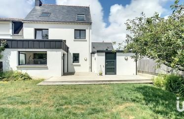House 6 rooms of 135 m² in Larmor-Plage (56260)