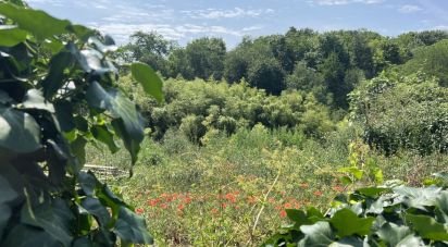 Land of 701 m² in Vouvray (37210)