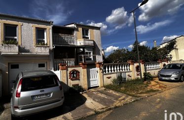 Maison 6 pièces de 104 m² à Savigny-le-Temple (77176)