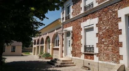 Maison 15 pièces de 375 m² à Chailly-en-Bière (77930)