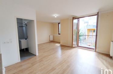Apartment 1 room of 31 m² in Les Ulis (91940)