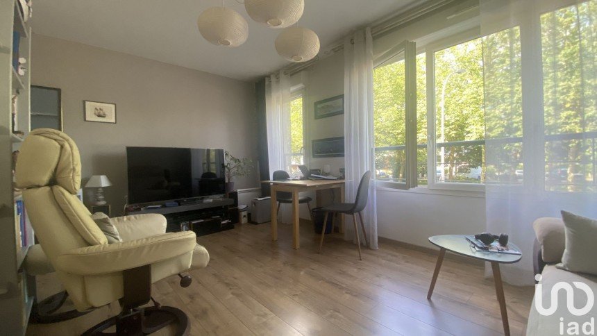 Apartment 2 rooms of 47 m² in Trappes (78190)