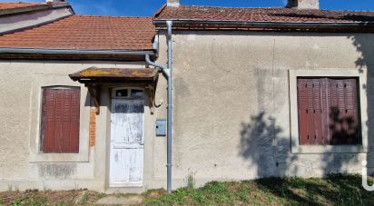 Maison 4 pièces de 59 m² à Lurcy-Lévis (03320)