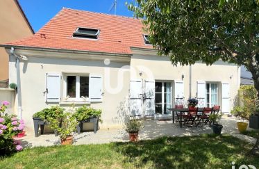 House 5 rooms of 108 m² in Gretz-Armainvilliers (77220)