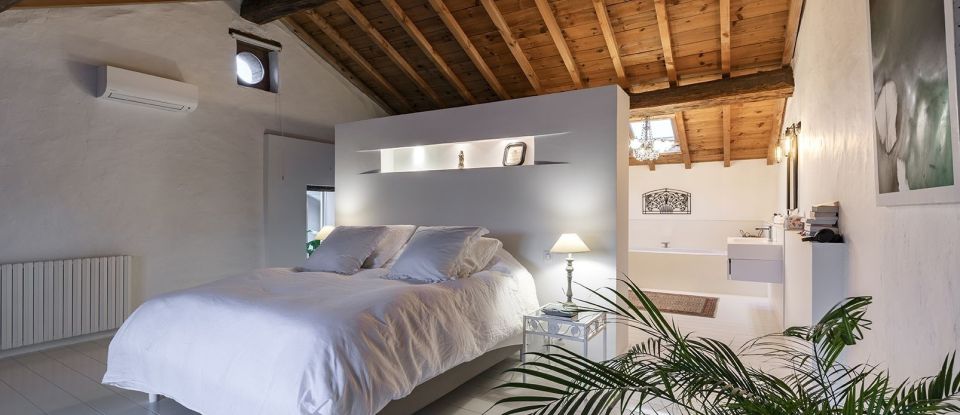 House 6 rooms of 340 m² in Saint-Martin-de-Seignanx (40390)