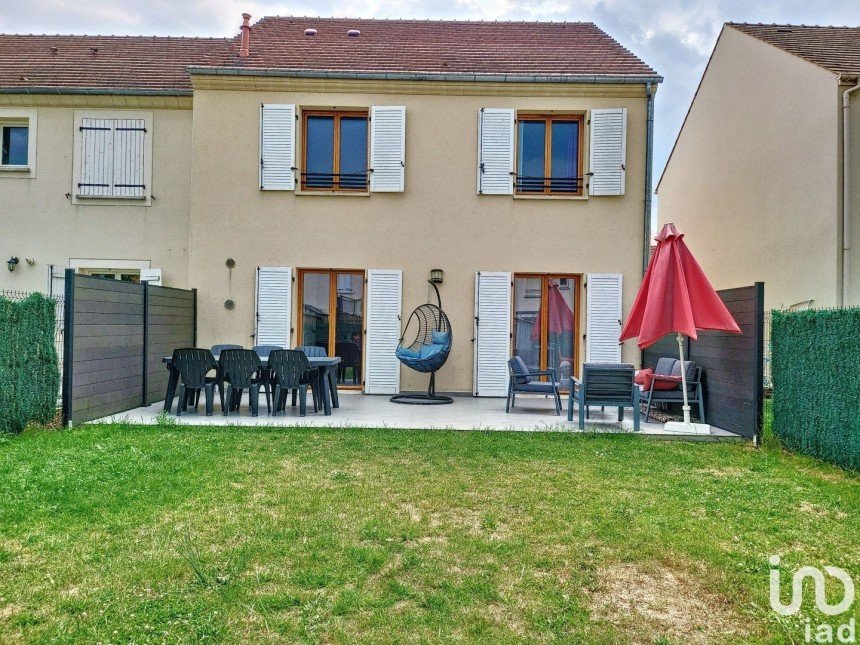 Maison 4 pièces de 98 m² à Guignes (77390)