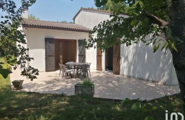 House 4 rooms of 95 m² in Léognan (33850)