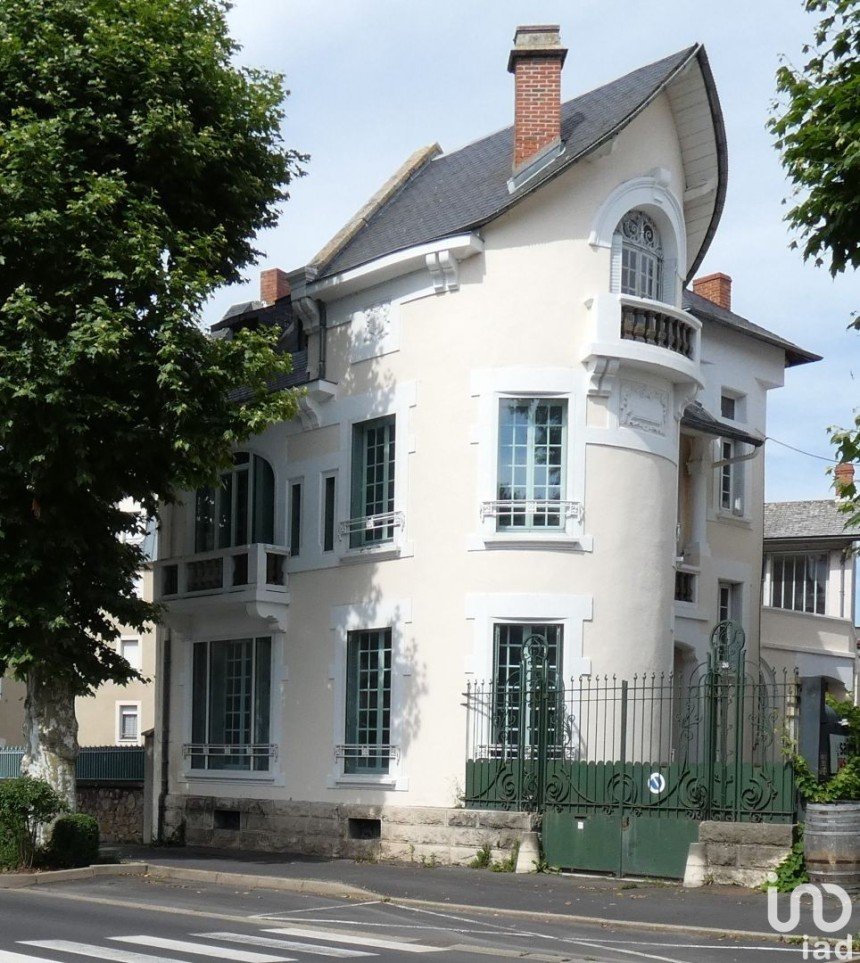 Maison 5 pièces de 233 m² à Brioude (43100)