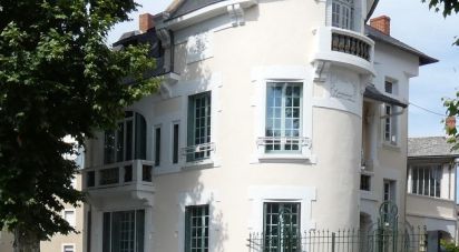 Maison 5 pièces de 233 m² à Brioude (43100)