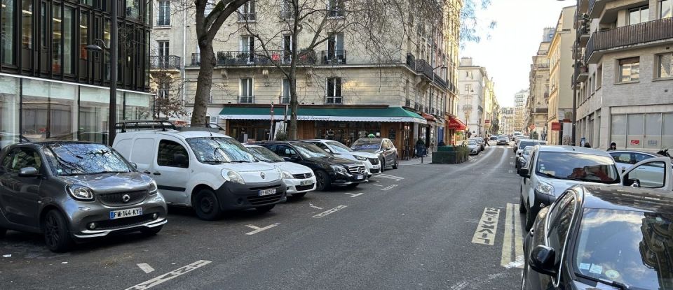 Fast food of 40 m² in Paris (75017)