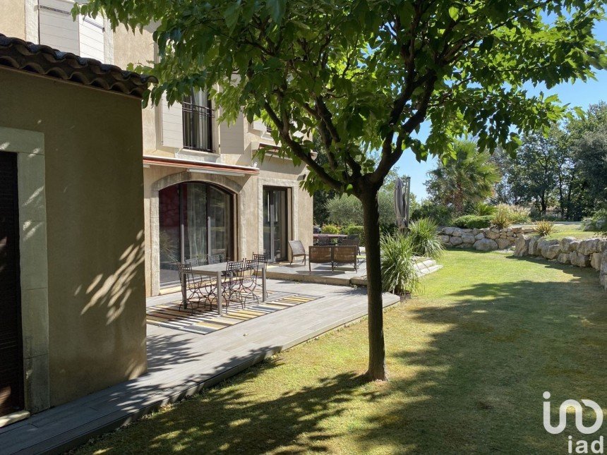 House 7 rooms of 191 m² in Rochefort-du-Gard (30650)