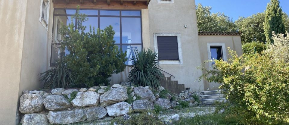 Maison 7 pièces de 191 m² à Rochefort-du-Gard (30650)