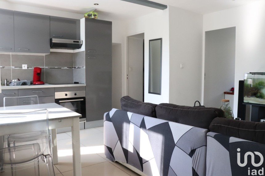 Appartement 3 pièces de 39 m² à Auriol (13390)