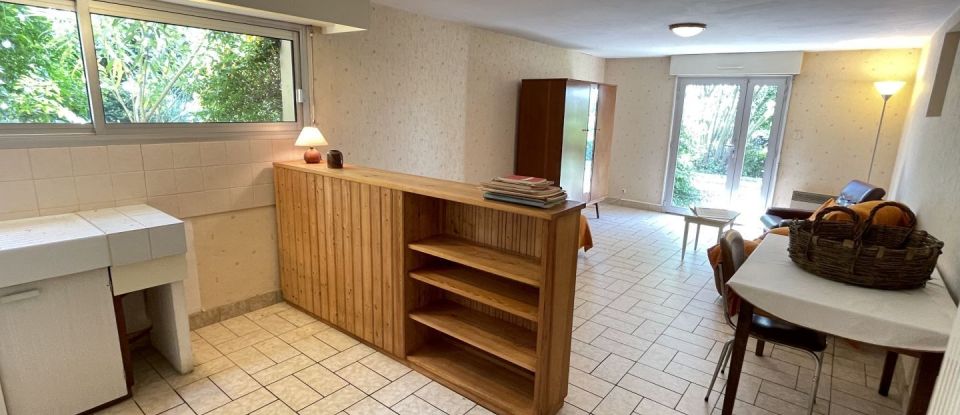 House 7 rooms of 155 m² in Pouzauges (85700)