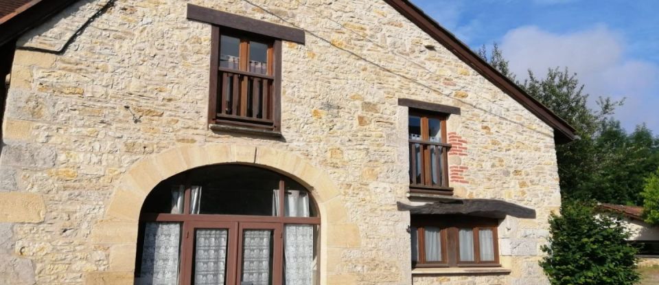 House 9 rooms of 298 m² in Lissac-et-Mouret (46100)