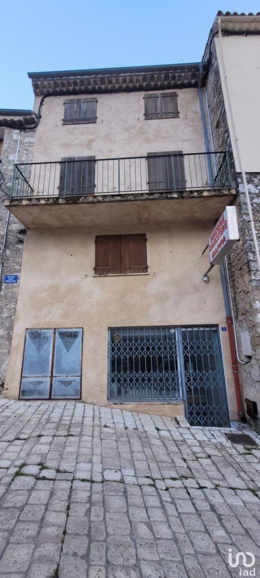 House 4 rooms of 125 m² in Bouyon (06510)