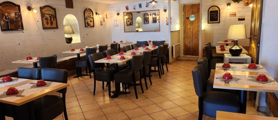 Restaurant of 145 m² in Gréoux-les-Bains (04800)