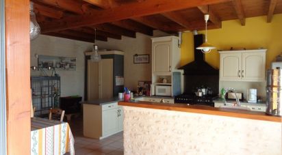 House 8 rooms of 300 m² in Préguillac (17460)