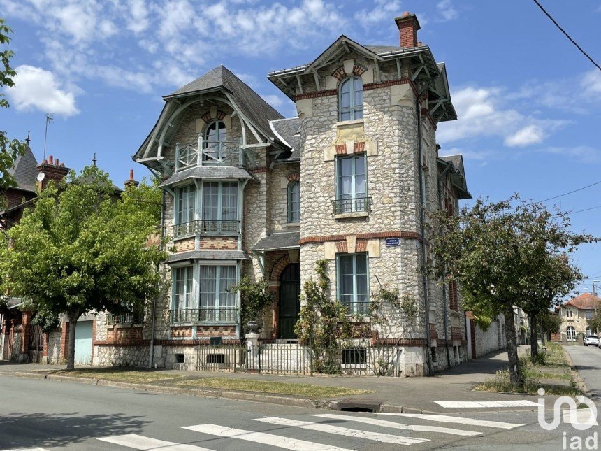 Maison 11 pièces de 236 m² à Châteaudun (28200)