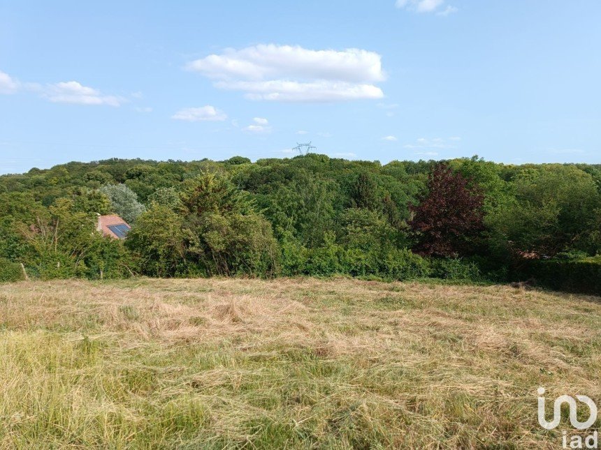 Land of 1,234 m² in Goussonville (78930)