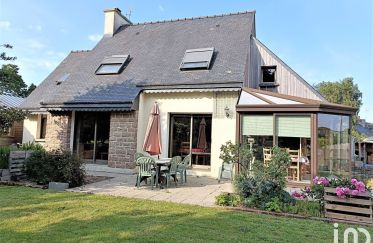 House 6 rooms of 138 m² in Lannion (22300)