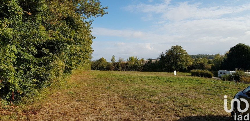 Land of 1,684 m² in Neuvy (51310)