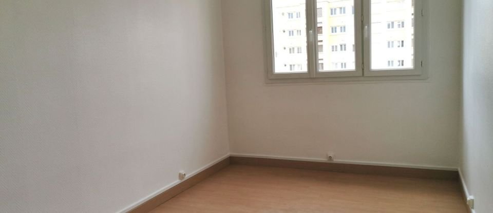 Apartment 4 rooms of 85 m² in Dreux (28100)