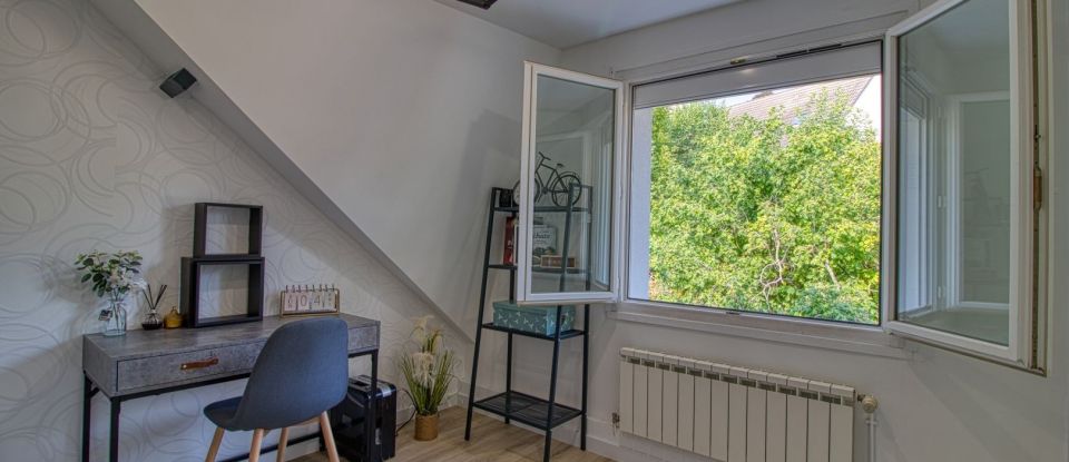 House 11 rooms of 237 m² in Maule (78580)