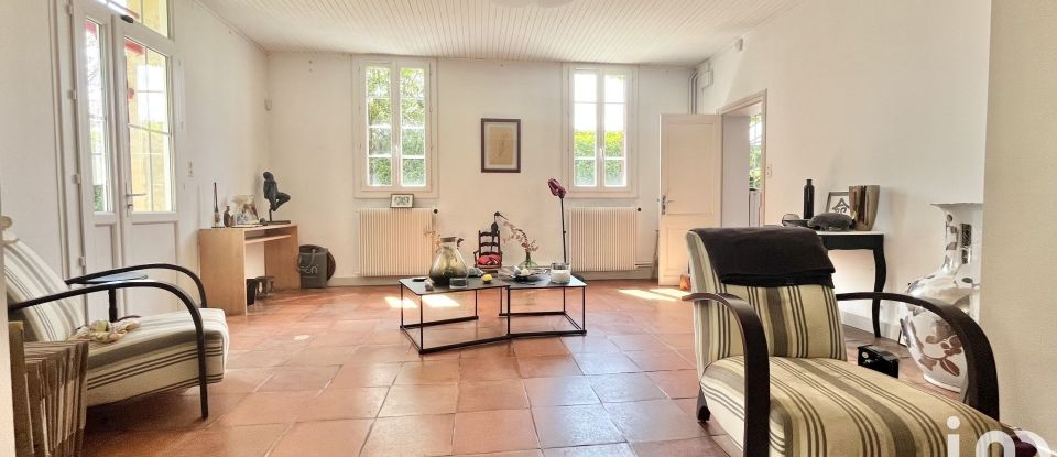 Country house 6 rooms of 275 m² in Arveyres (33500)
