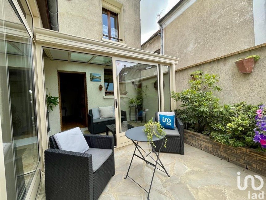 Town house 5 rooms of 145 m² in Nanteuil-lès-Meaux (77100)