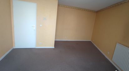 Apartment 1 room of 28 m² in Courdimanche (95800)