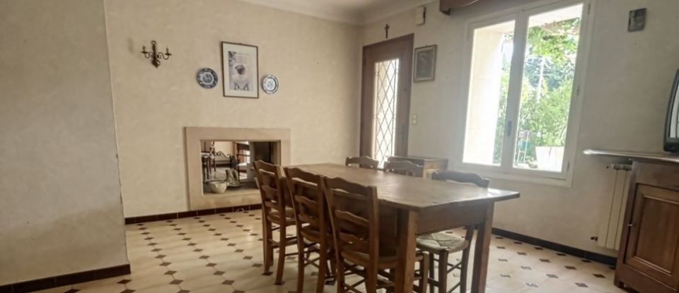 House 12 rooms of 260 m² in Avignon (84000)
